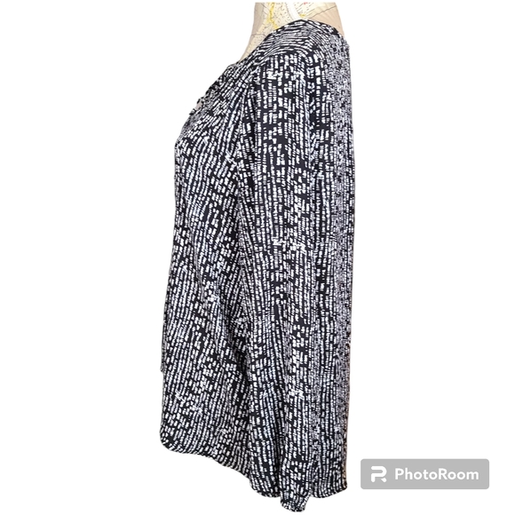 Apt 9 Womens Size X-Large White Abstract V-Neck Silver Accent Blouse EUC - Picture 4 of 10